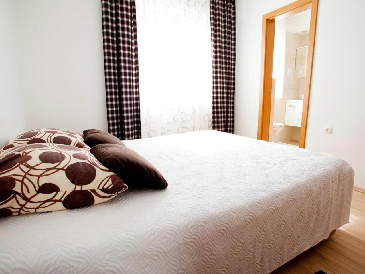 Apartment Vrbnik 8 エクステリア 写真