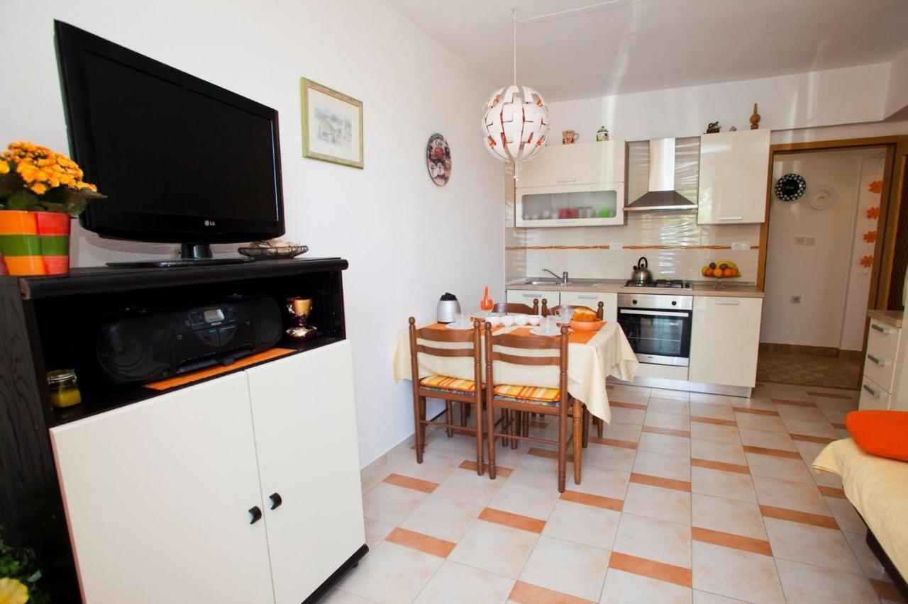 Apartment Vrbnik 8 エクステリア 写真