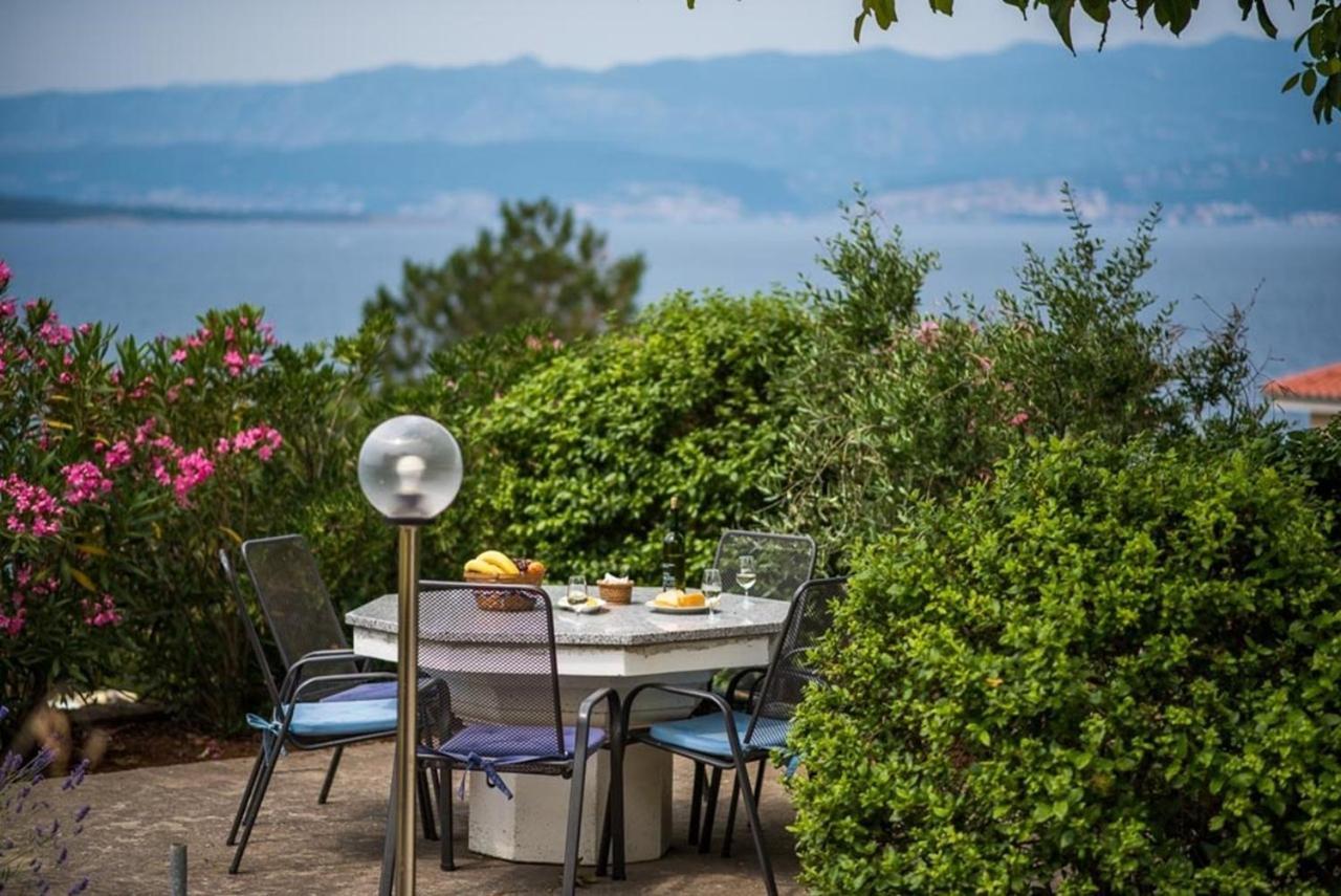 Apartment Vrbnik 8 エクステリア 写真